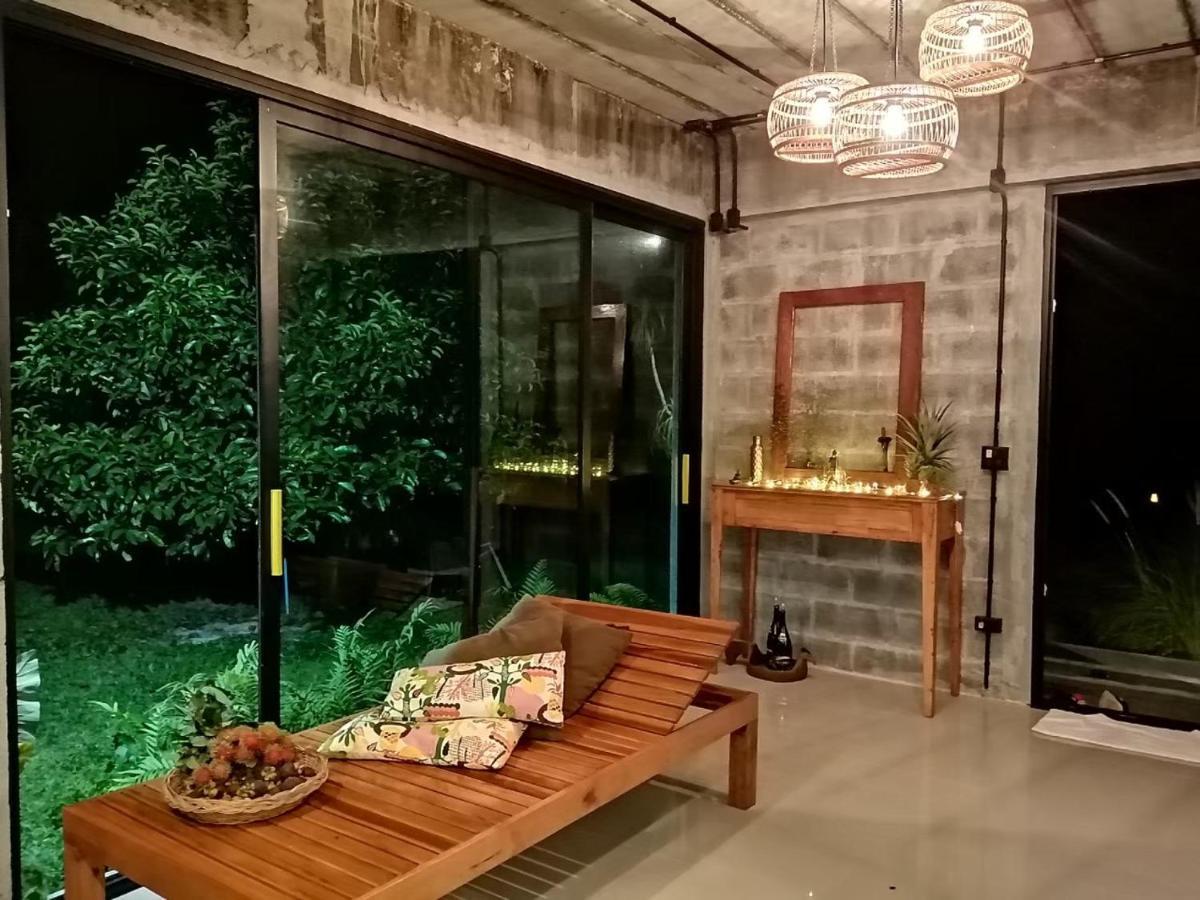 The Box Promkiri Apartment Накхон Си Тамарат Екстериор снимка
