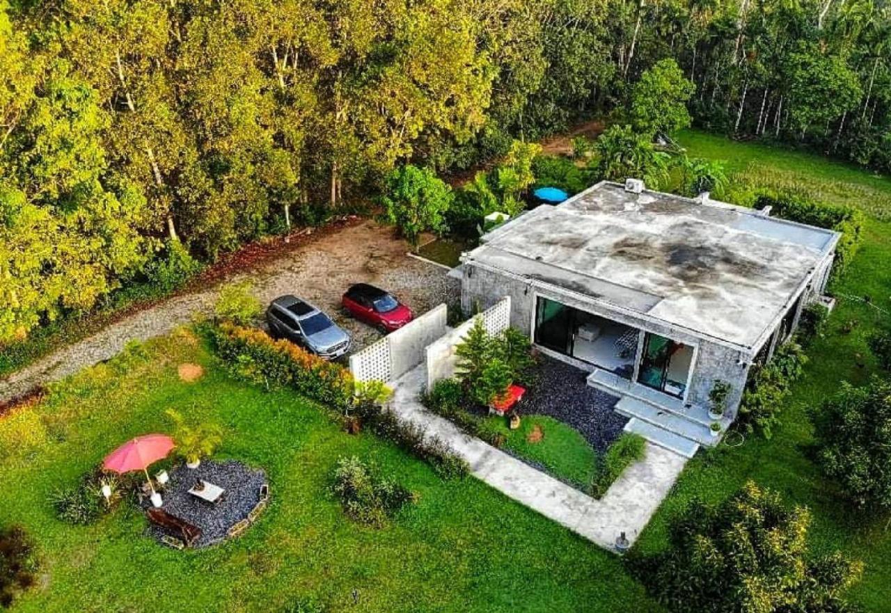 The Box Promkiri Apartment Накхон Си Тамарат Екстериор снимка