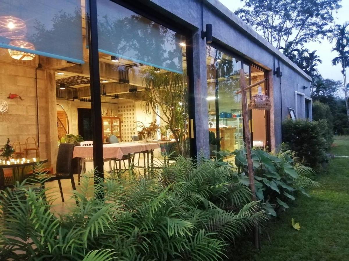 The Box Promkiri Apartment Накхон Си Тамарат Екстериор снимка