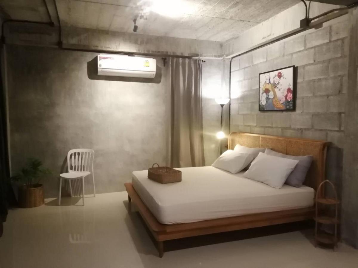 The Box Promkiri Apartment Накхон Си Тамарат Екстериор снимка